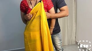 Shararti Padosan Bhabhi Ne kari Masti