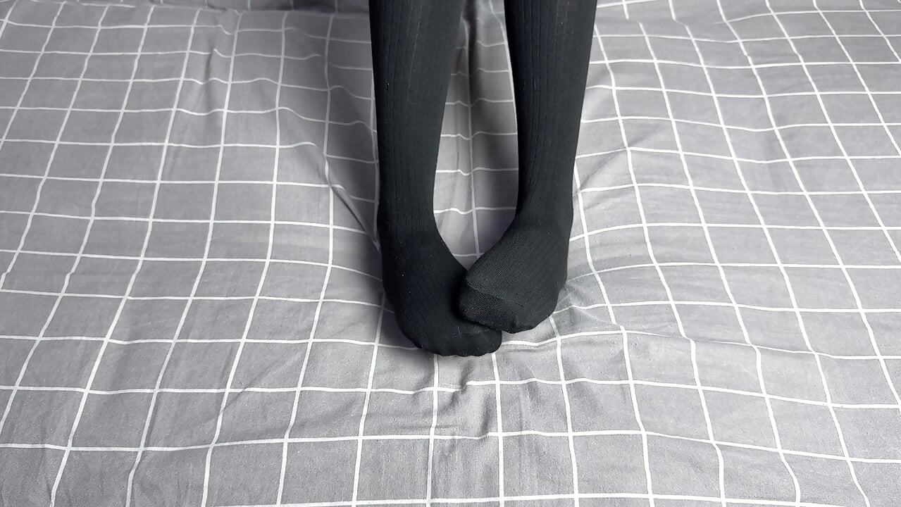 Apenas você e a amante em meias pretas longas