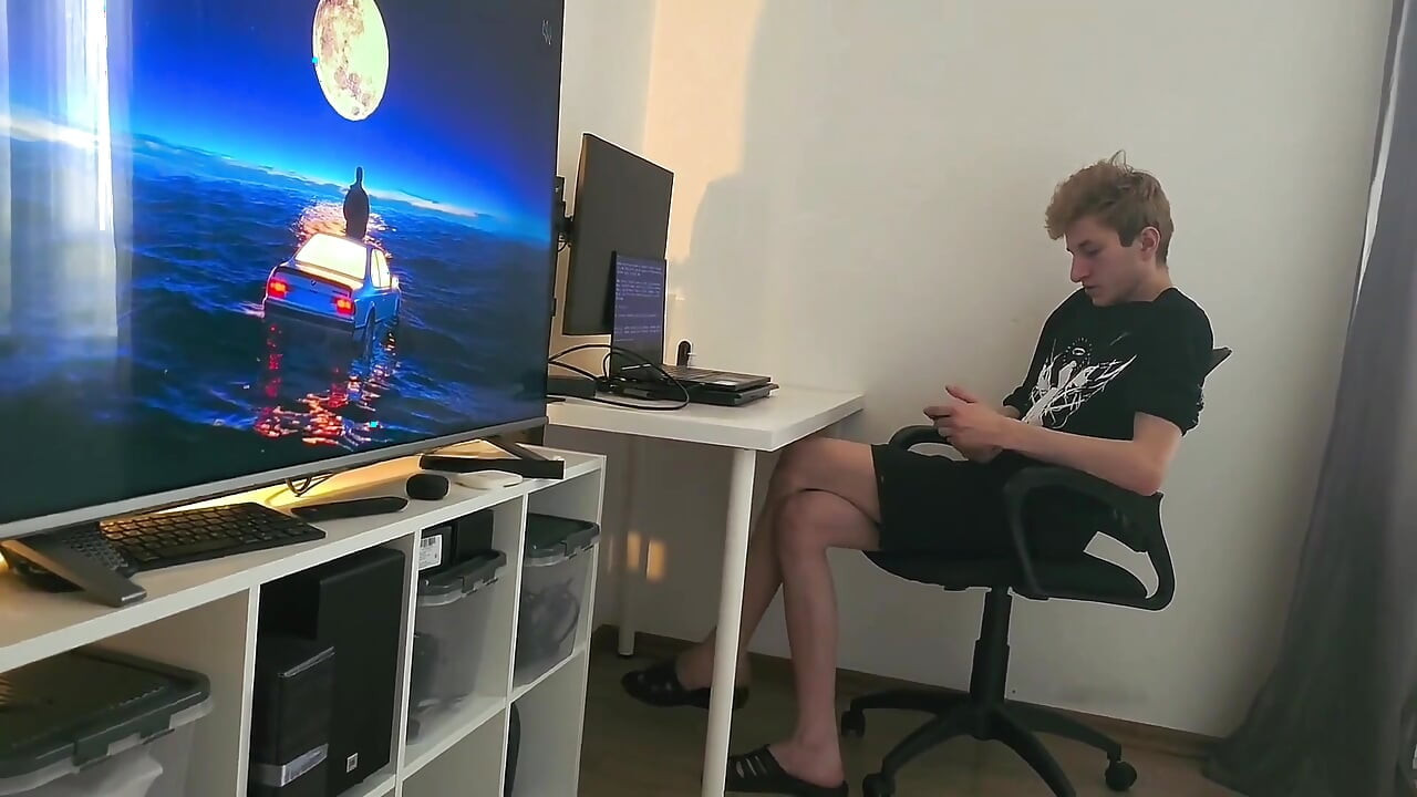 I Invited My Stepbrother to Come Fix the Computer and Fucked Him in the Mouth as Payment