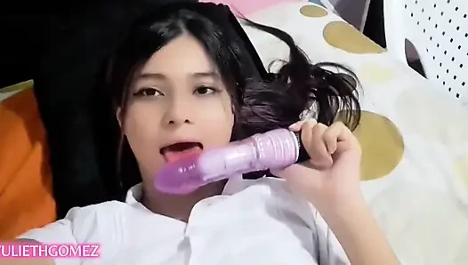 Gadis masturbasi solo