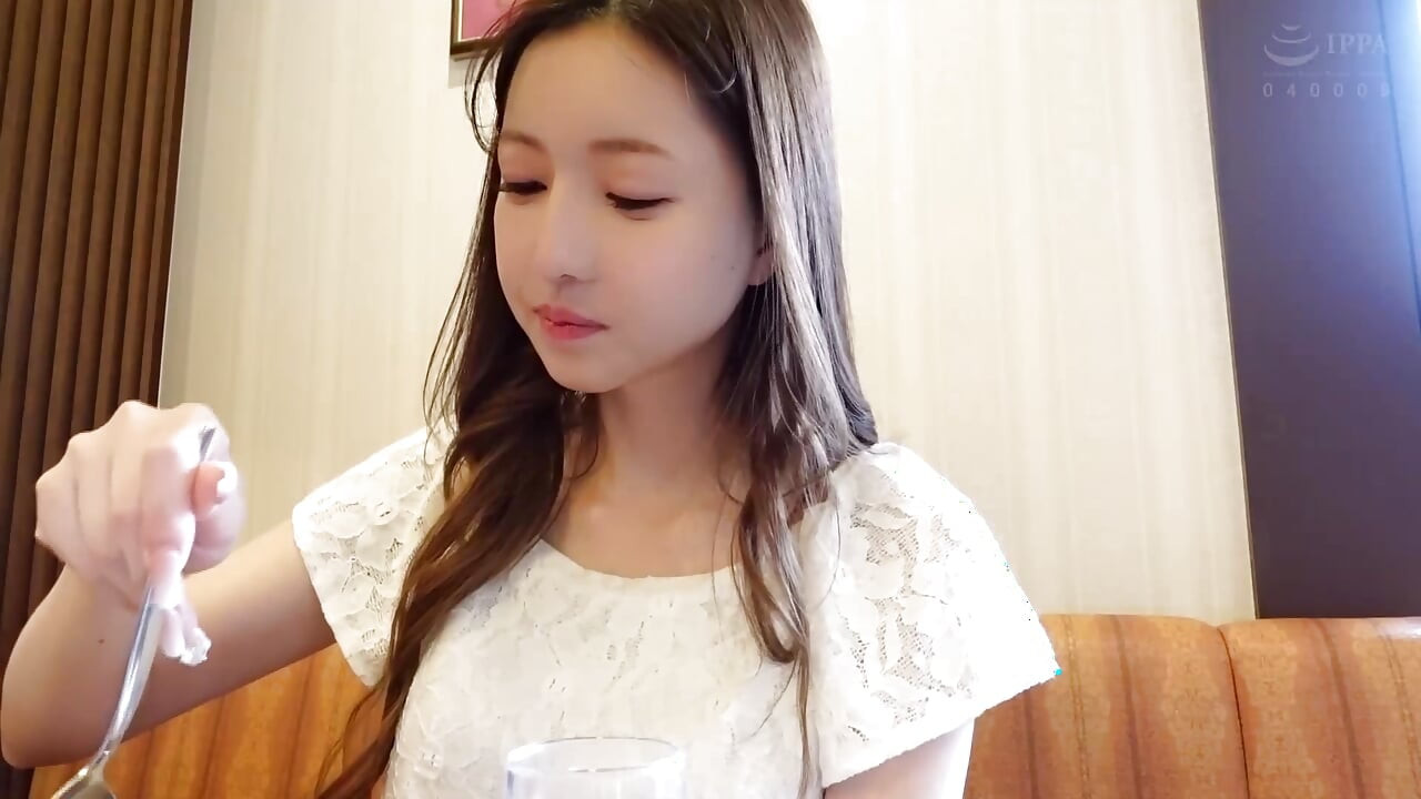 20, Kanagawa - Yui