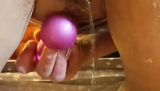 Geile milf mit dickem arsch masturbiert und kommt