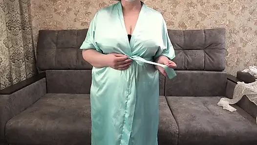 A Mature Wife Changes Clothes. Is This Sexy Outfit for a Lover? a Chubby MILF with a Big Ass.