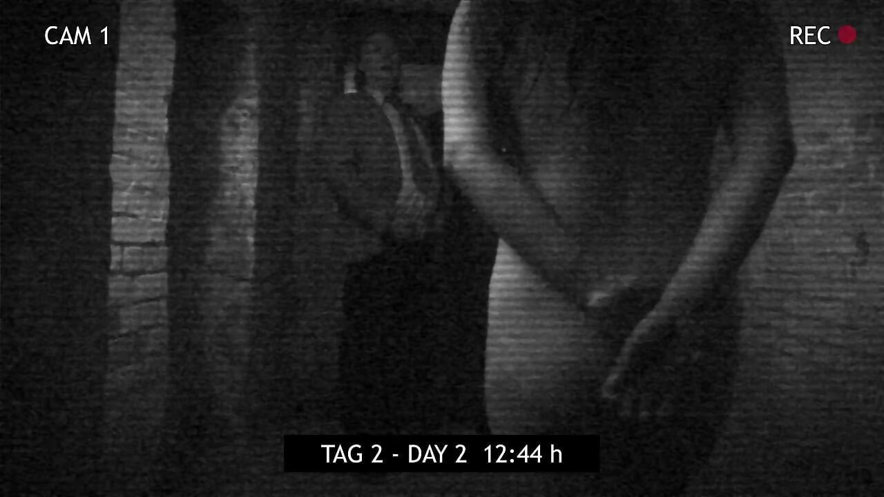 48H Jail Extreme - Diepe slikoefening voor het ontbijt