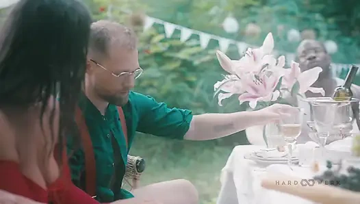 Трах в саду