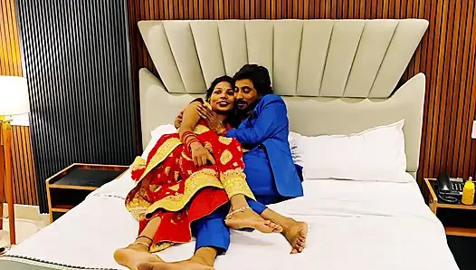 Lal pari jesi hot hardcore lady bathroom m mili uske sath sex karne ke leye bat hui phle wo na bolrhi thii fir usne soft sex karne ke leye k