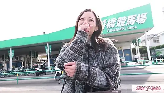 Тихий, но вылизанный стоны, утечка чувствительным телом, минет с глотанием в конце