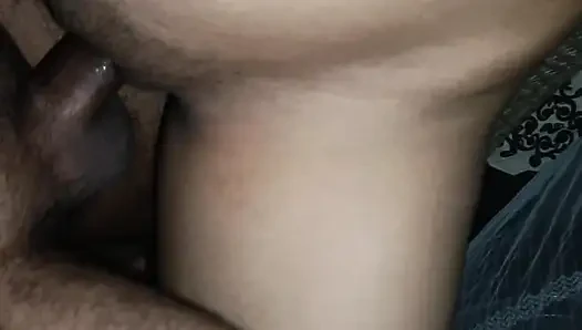 Porosi bhabi raat pe agiya chudai keliye
