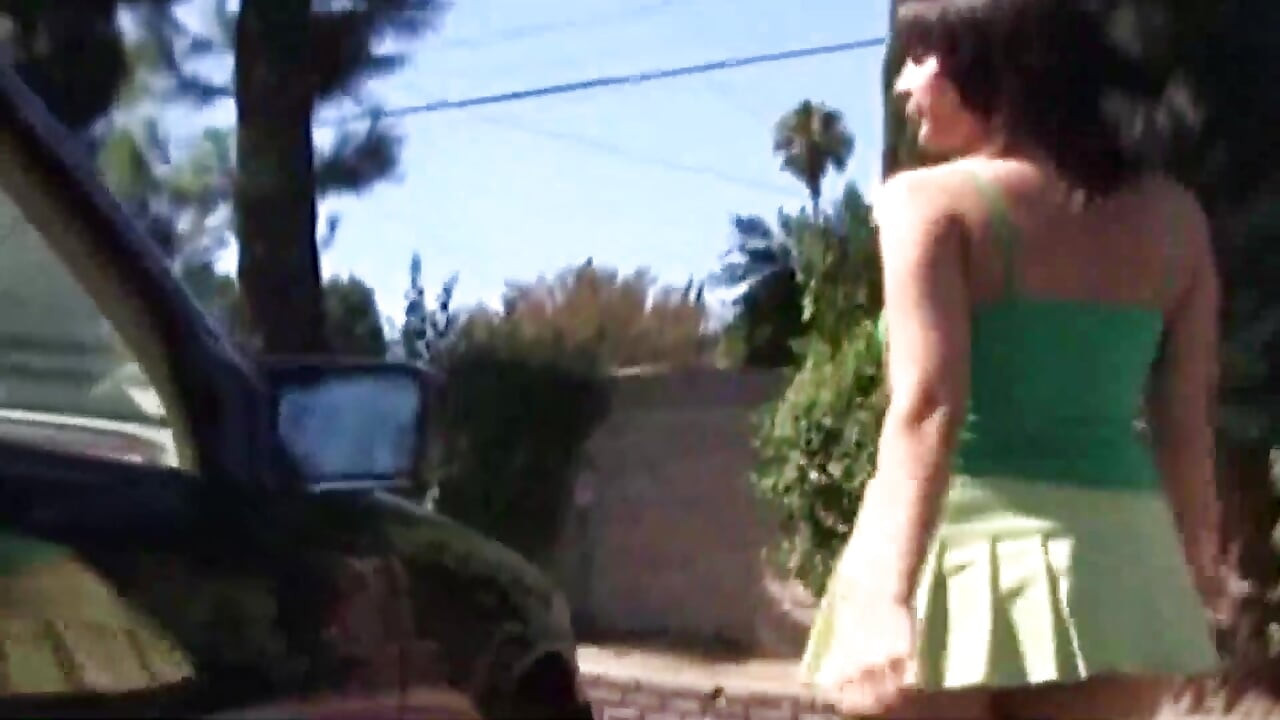 Sasha Sweet Gives an Amazing Gloryhole BJ