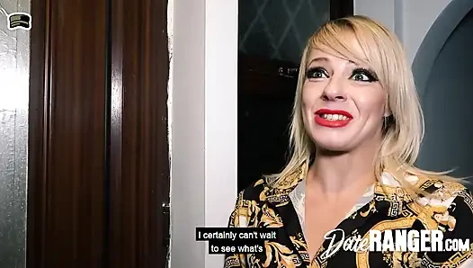 April Paisley sikini emiyor ve sikerek bodo ile bir gecelik ilişki yaşıyor!