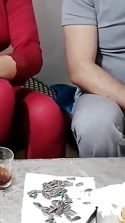 Styvmamma sniffar på hennes sperma stringtrosor - det är inte pappa, det är din jävla last!