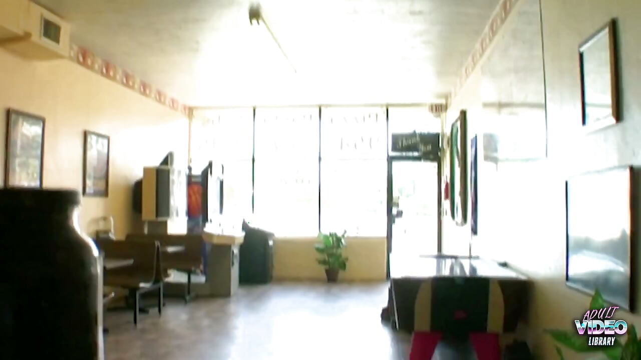 第一人称视角 她的嘴陷阱为工作而张开, 口爆是她的愿望