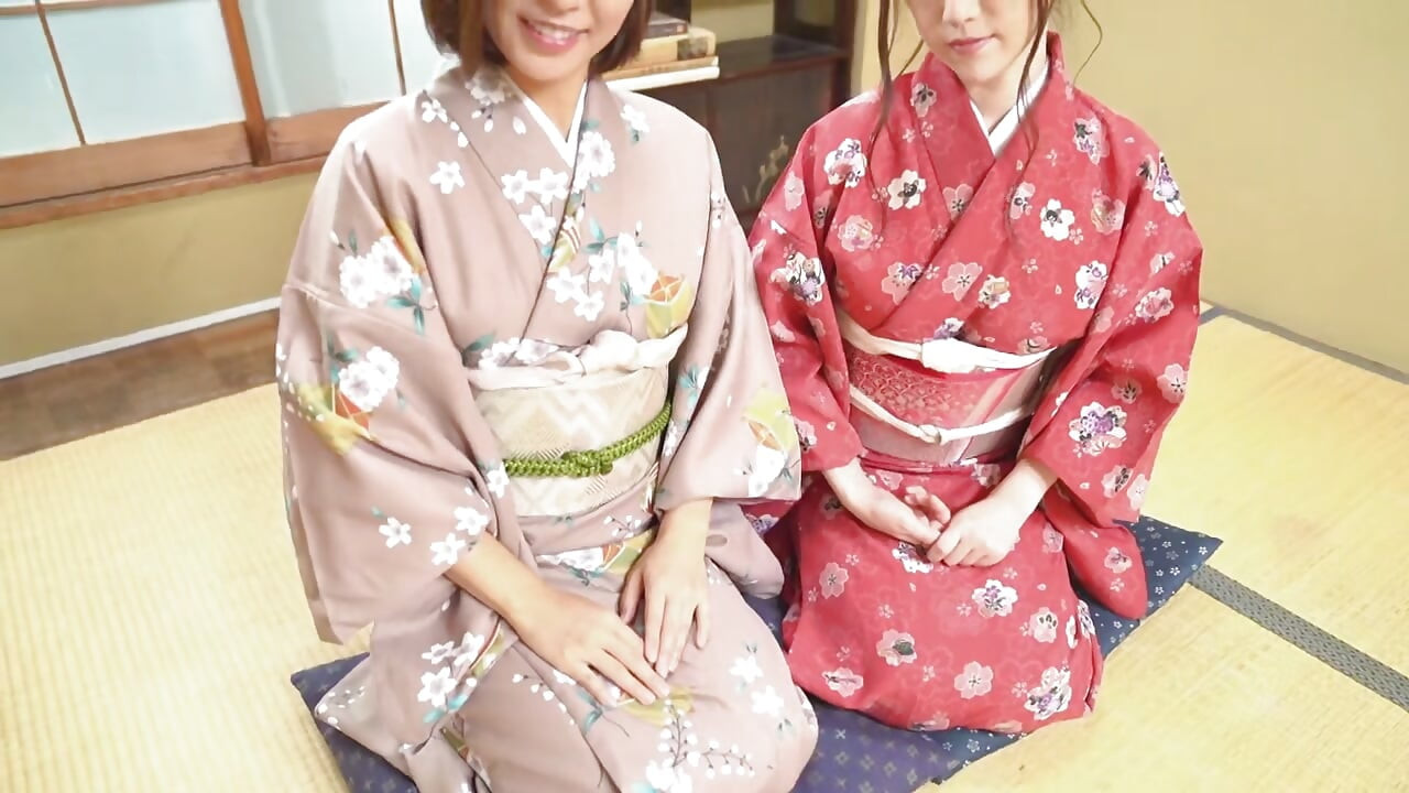 Impresionantes bellezas sexy con Mika Sumire y Hitomi