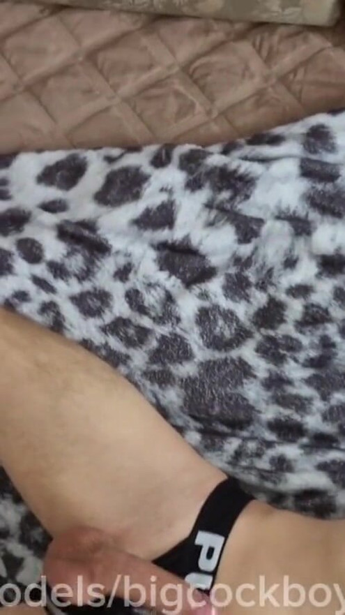Loud gay man moans and screams from orgasm in cum | Clip 2