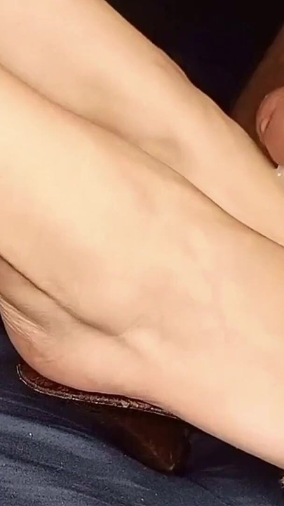 LittleMissMiniFeet Sexy Footjob 6 | Clip 2