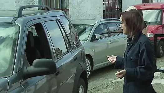 Üniformalı sürtükler tulumlu esmer sahne 3_mature lezbiyen iş arkadaşlarıyla garajda sikiliyor