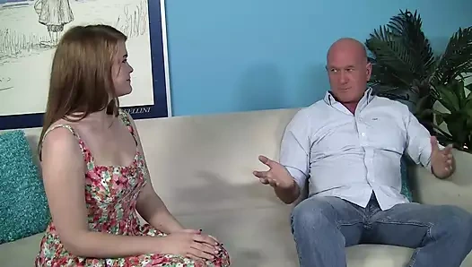 Taze amcık Ariel Stoman bir fahişe amını sikiyor