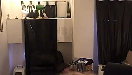 Bu mini etekli sıkı üstlü sevimli giyinip sonra yavaşça soyunduğum bir kamera gösterisiydi, 17 dakikalık uzun şov