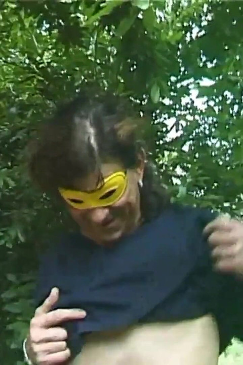 Divlja iznenadna ljubav na otvorenom!