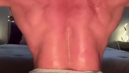 Muskelmutter beugt sich