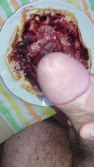 Éjacule dans la crêpe de mon cousin