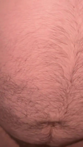 È lui a fare il lavoro. | Clip 1