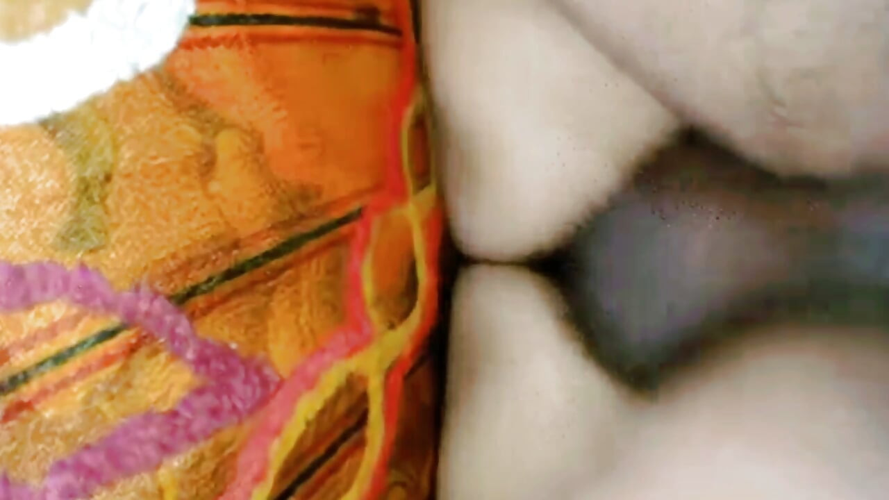 Girl's seal was broken for the first time and she started having pain in her vagina porn video