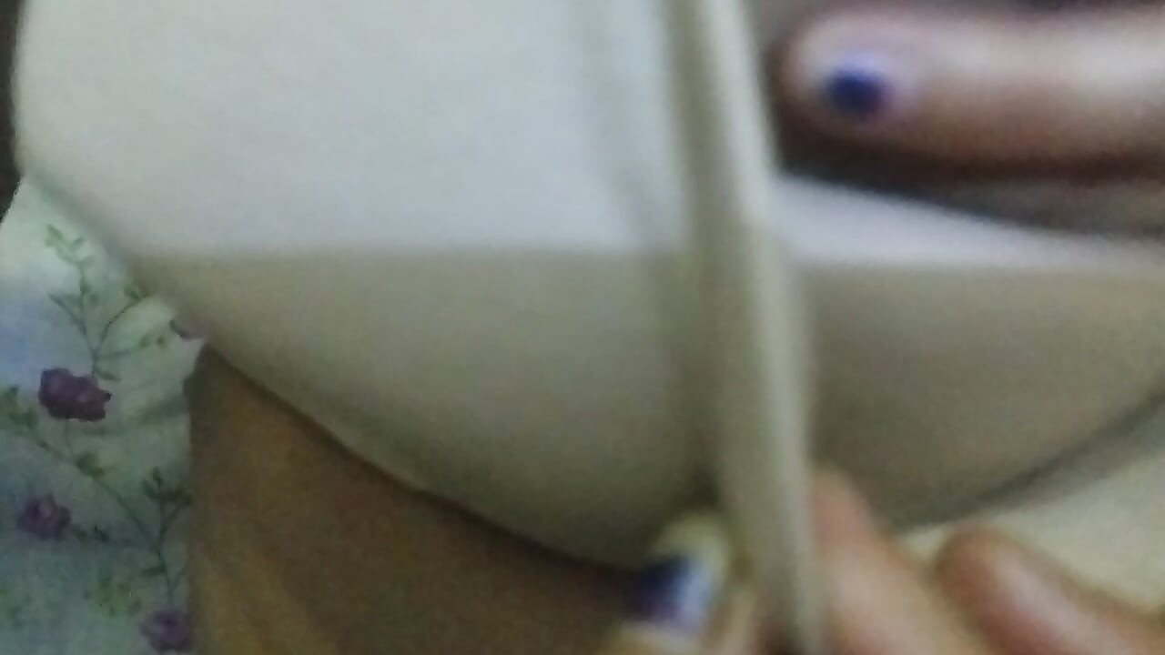 Chut may ungli dal kar fingering Kar Kay chut ka pani nikala
