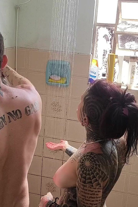 Duşta Büyük Göt