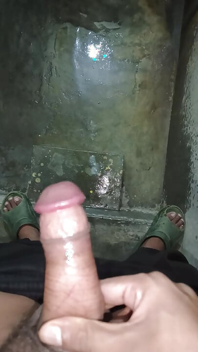 Piss and cumshot from girlfriend hand