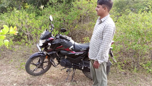 Indian Threesome Gay Movies In Hindi - A young boy comes to the forest with a bike and calls his friends and gives them - Hindi