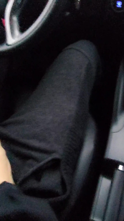 Amateur MILF gives a handjob to a taxi driver and teases him in the car, in public | Clip 1