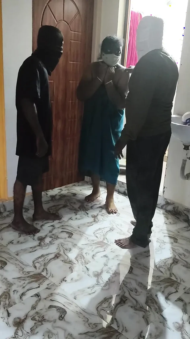 Two Theives Fucks Lonely Women