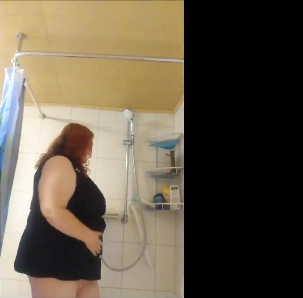 Watch me, a hot SSBBW, take a shower.