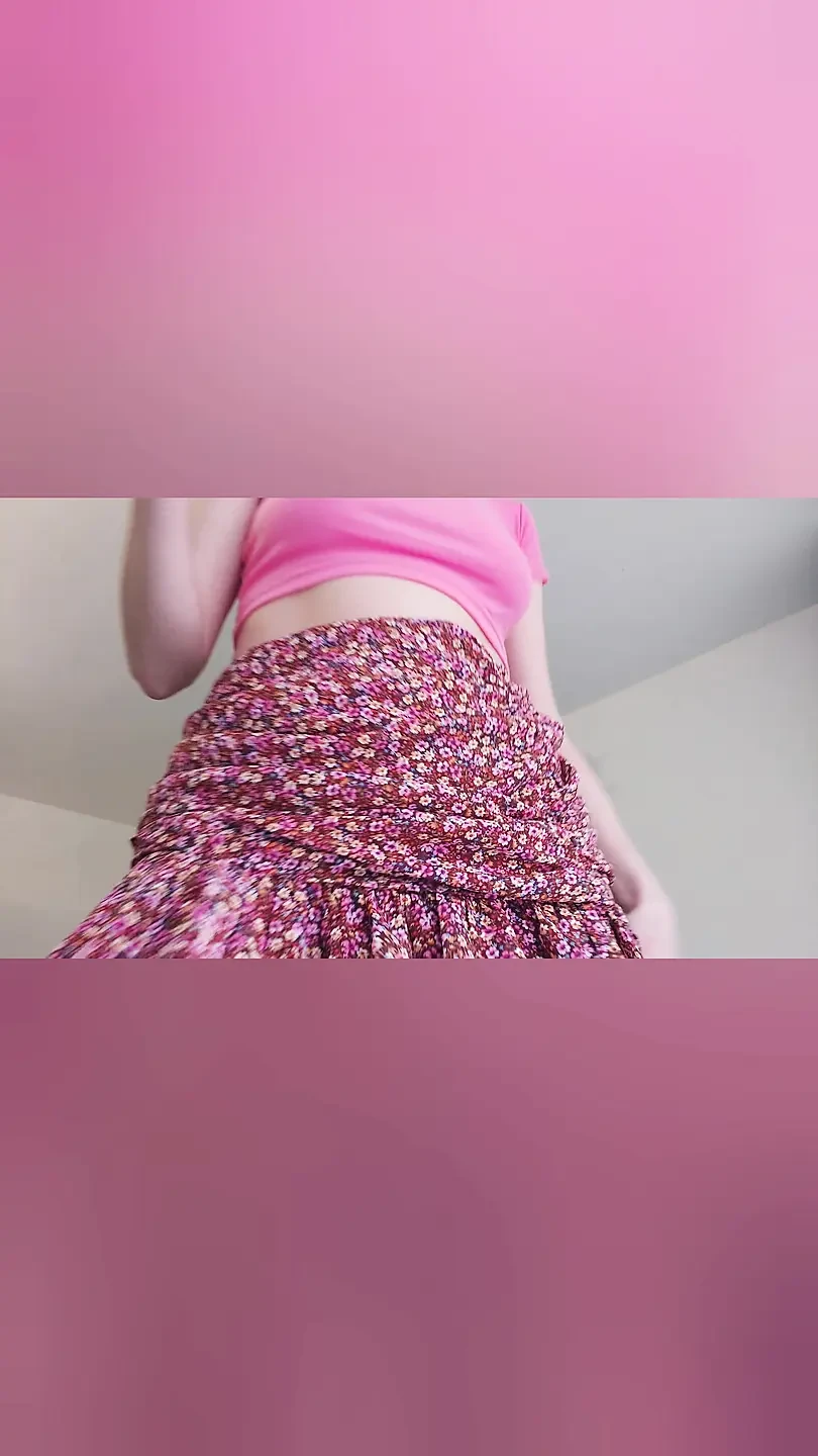 看我把卫生棉条塞进我超级多毛的里面