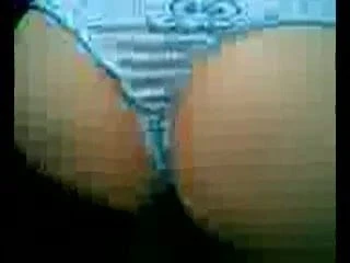 arab girl showing ass to her boyfreind
