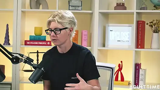 Khloe Kingsley kamerada fışkırtıyor ve kırmızı bayraklar | Adult Time Podcast