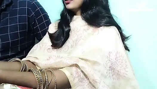 Aku bertemu istriku sendirian. Dia sangat menyukaiku, dan aku juga menyukainya. Suatu malam, kami berbagi kamar.