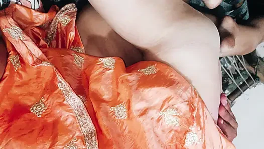 Ngasih momen mesum untuk abang tirinya di holi