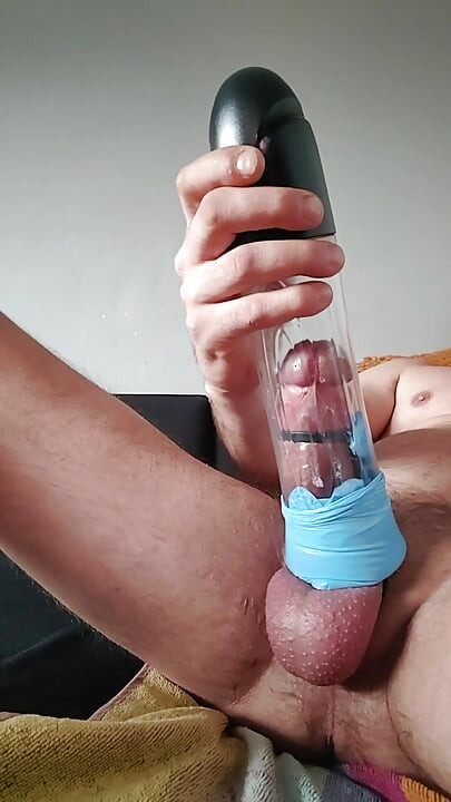 Masturbation whith pomps