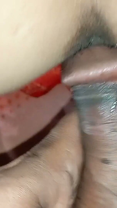 Sexy indian women chudai in red saree at night first time sex | Clip 1