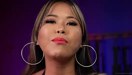 Schau zu, wie Evelyn mit syren De Mer und Astrodomina stöhnt für die Zuschauer