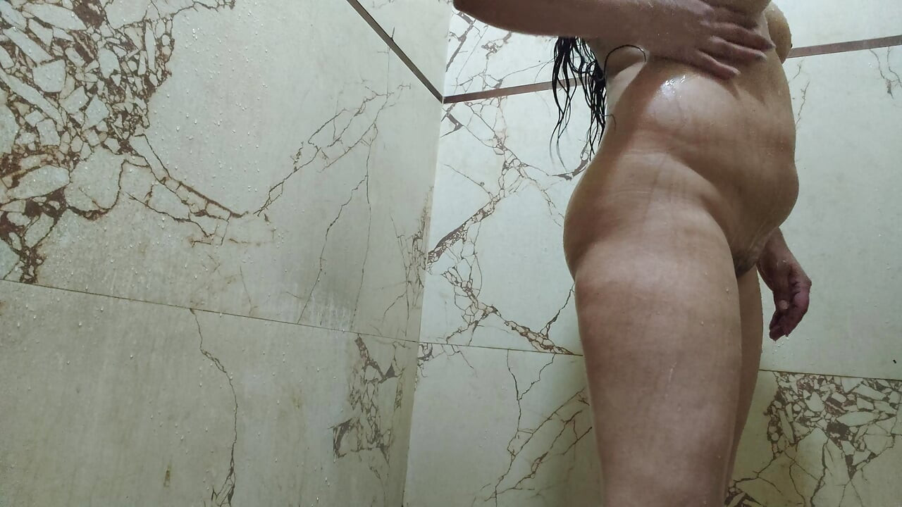 印度美女獨自在家淋浴秀