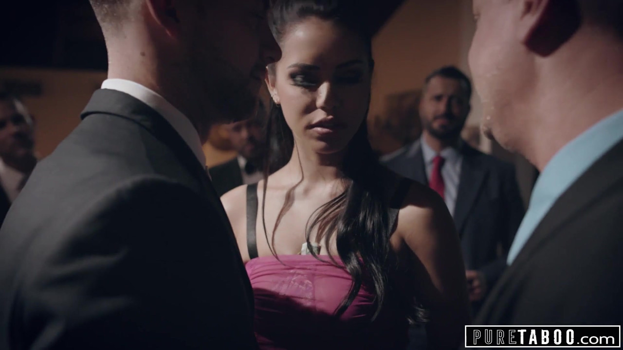 純粋なタブー痴女がビジネスマンに屈辱-公共ファック