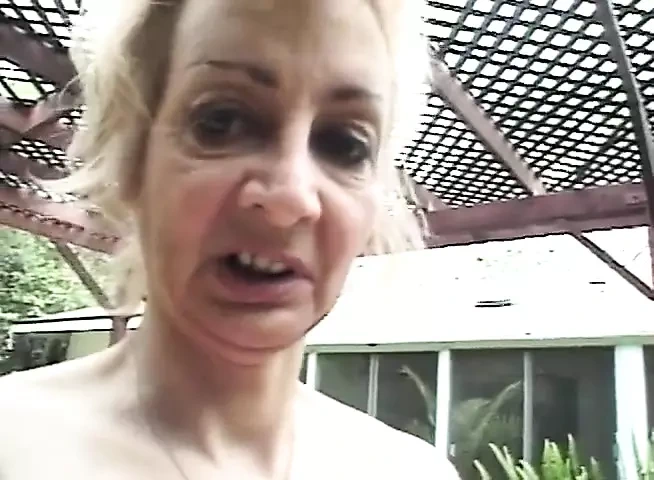 Mature shemale loves thick cocks