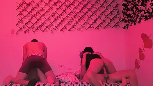 Zwei paare ficken gleichzeitig mit billigen huren aus Indien