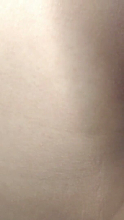 Tatt med gjennomsiktige skinny jeans på offentlig do mens jeg pisser | Klipp 1