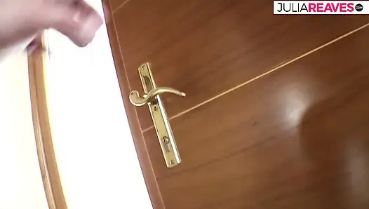 Heiße MILF bekommt von zwei monsterschwänzen löcher hart auseinander gerissen