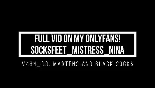Dr. Martens-ku perlu perhatian khusus dari budakku hari ini..
