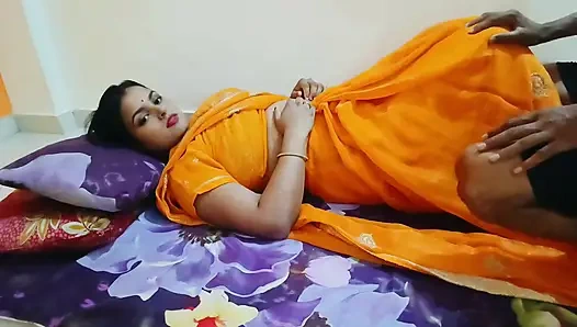 Der Nachbar ist zu ihr nach Hause gegangen und hat sie gefickt,